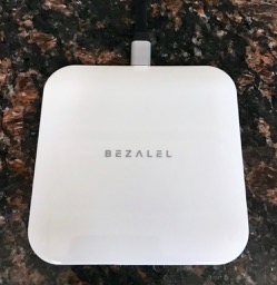 Bezalel futura x charging pad