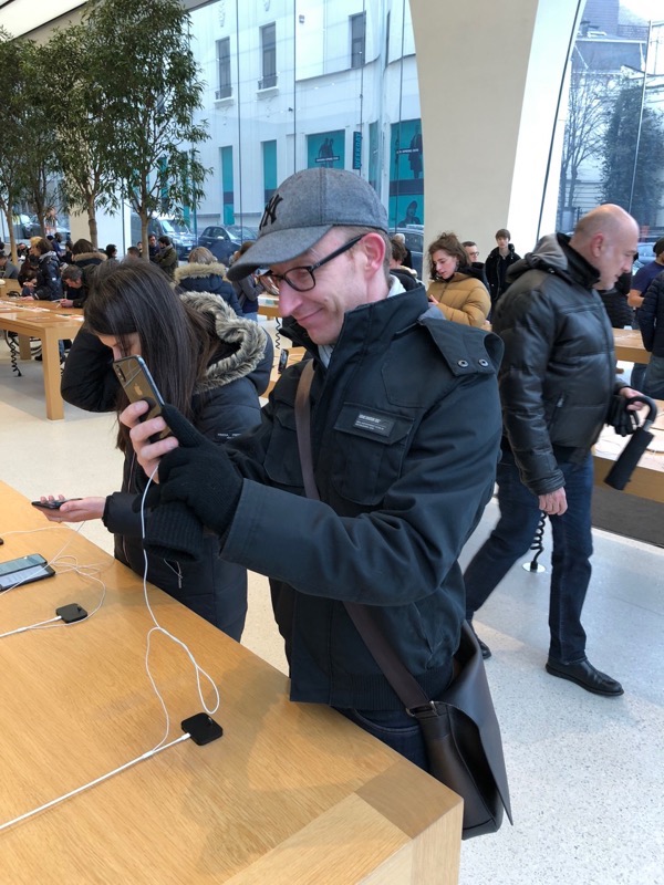 Knightwise at Brussels Apple Store