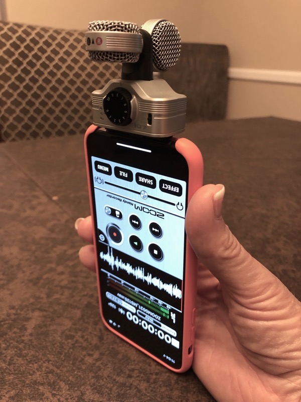 Zoom iQ7 mic orientation