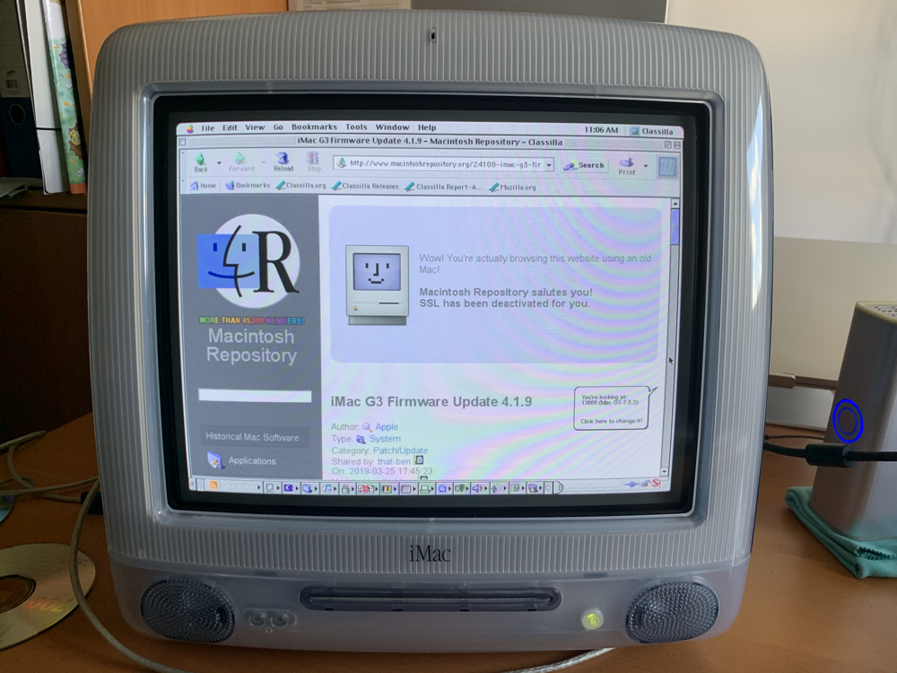 Photo of iMac showing Macintosh Repository in Classilla
