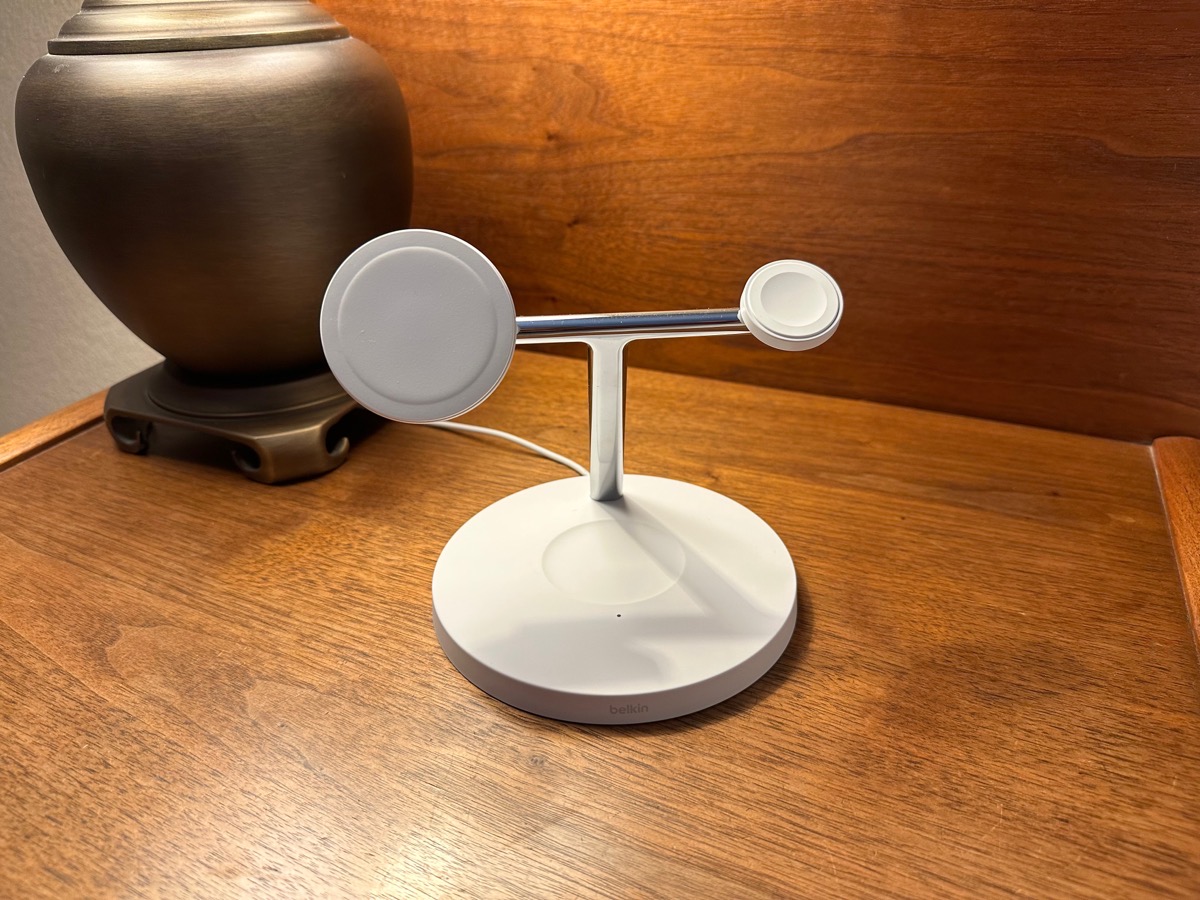 Belkin 3-in-1 MagSafe Charger.jpeg Belkin 3 in 1 MagSafe Charger