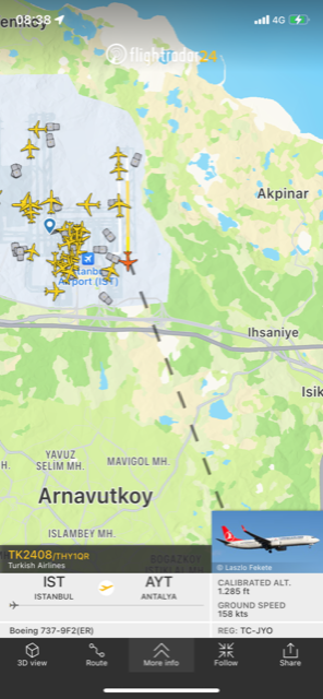  flight radar 24 showing many planes on a map with one highlighted to show flight number and aircraft