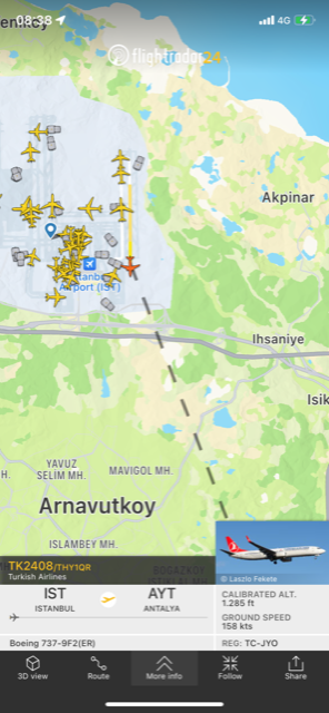 claus-flight-radar-24.PNG flight radar 24 showing many planes on a map with one highlighted to show flight number and aircraft