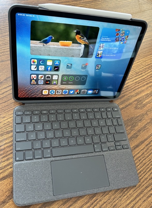 Logitech Combo Touch Keyboard with Trackpad with 11 inch iPad Pro.JPG Logitech Combo Touch Keyboard with Trackpad with 11 inch iPad Pro