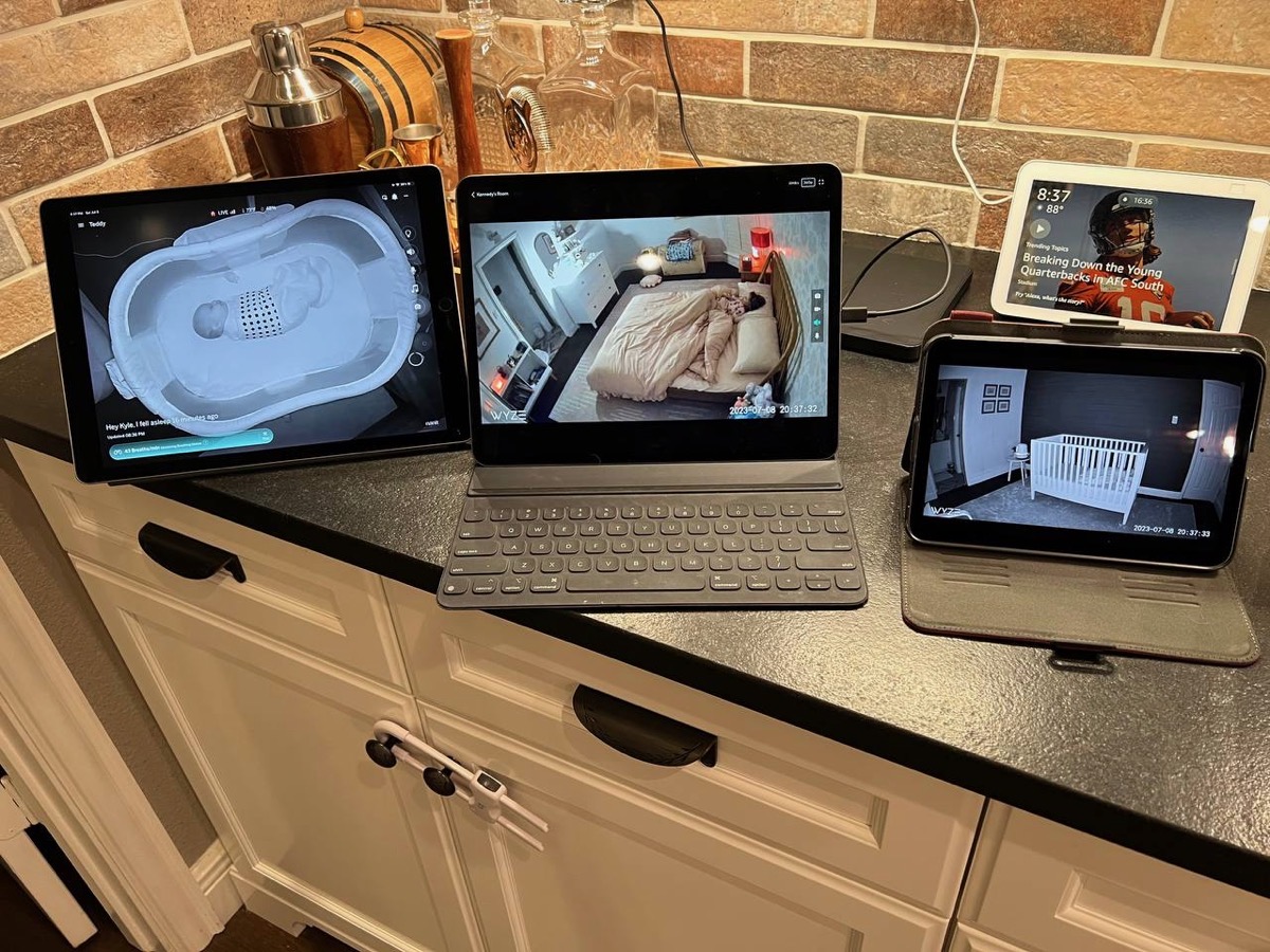 3 iPads No Waiting and an Echo Show.jpeg 3 iPads No Waiting and an Echo Show
