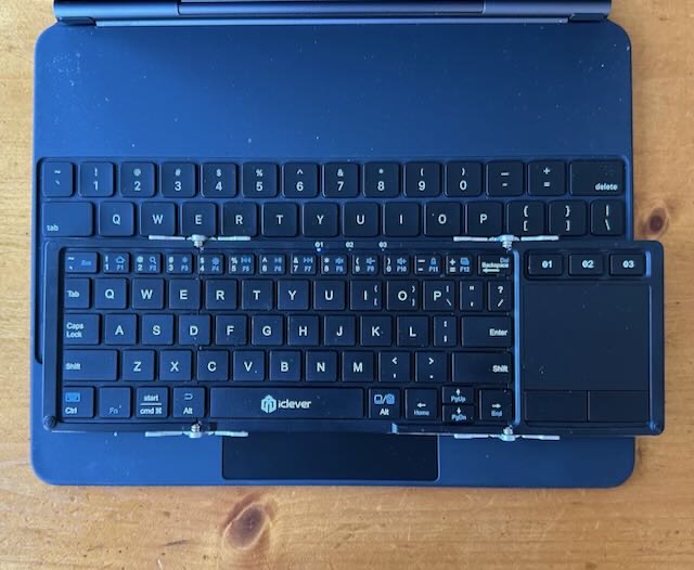 BK08 Lining Up Keys vs Apple Magic Keyboard