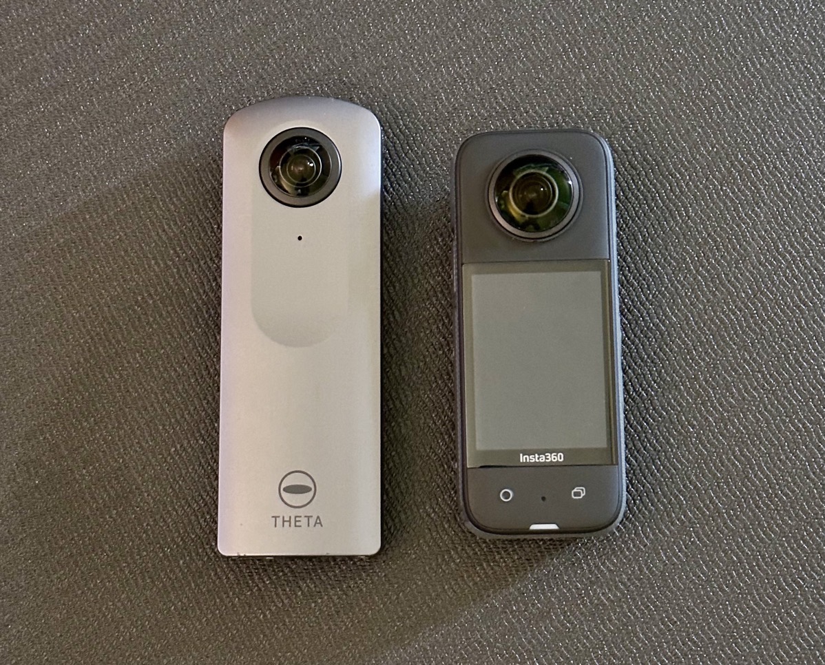 Theta vs Insta360