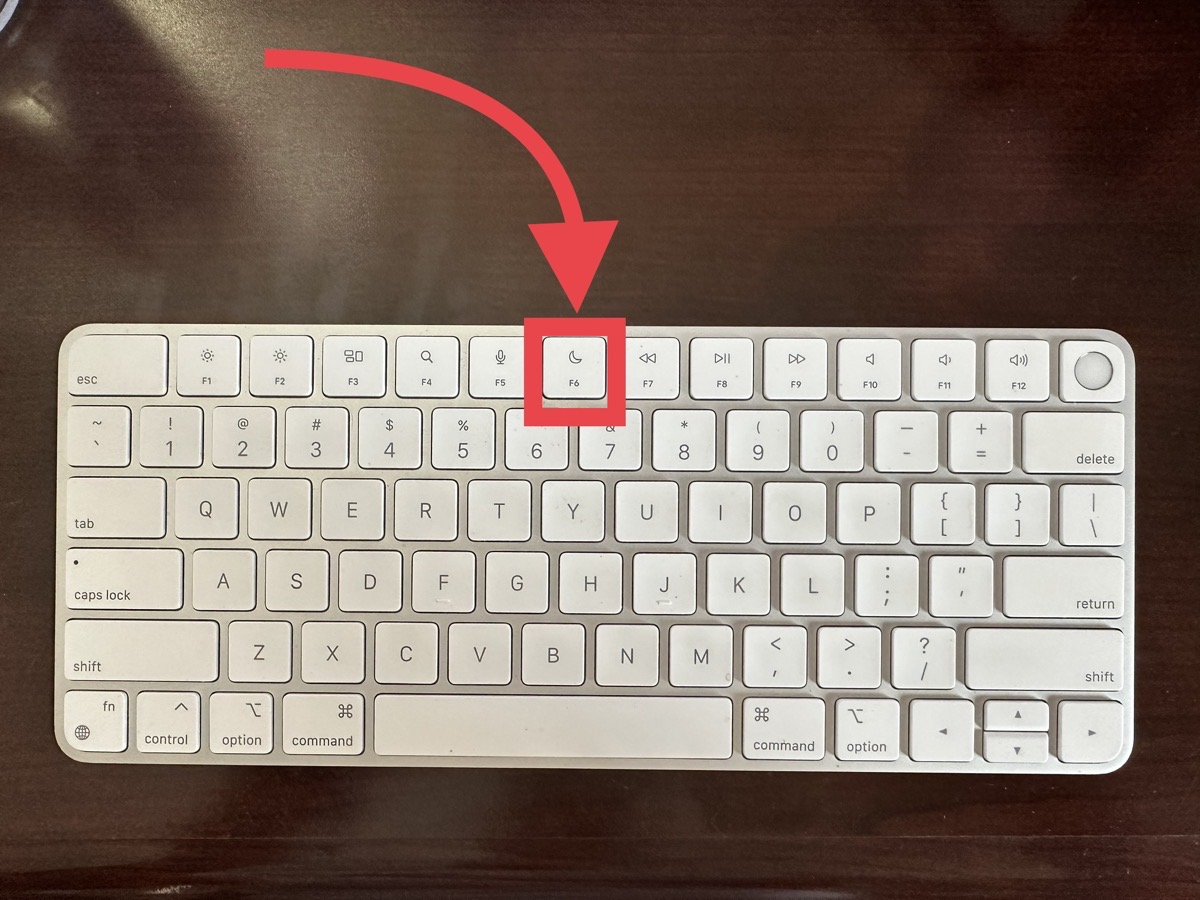 Magic Keyboard with F6 highlighted showing it's a moon for Do Not Disturb