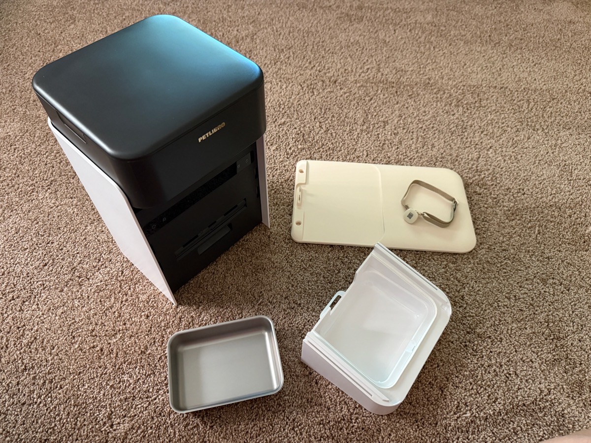 PETLIBRO RFID feeder showing only 5 pieces as I describe.